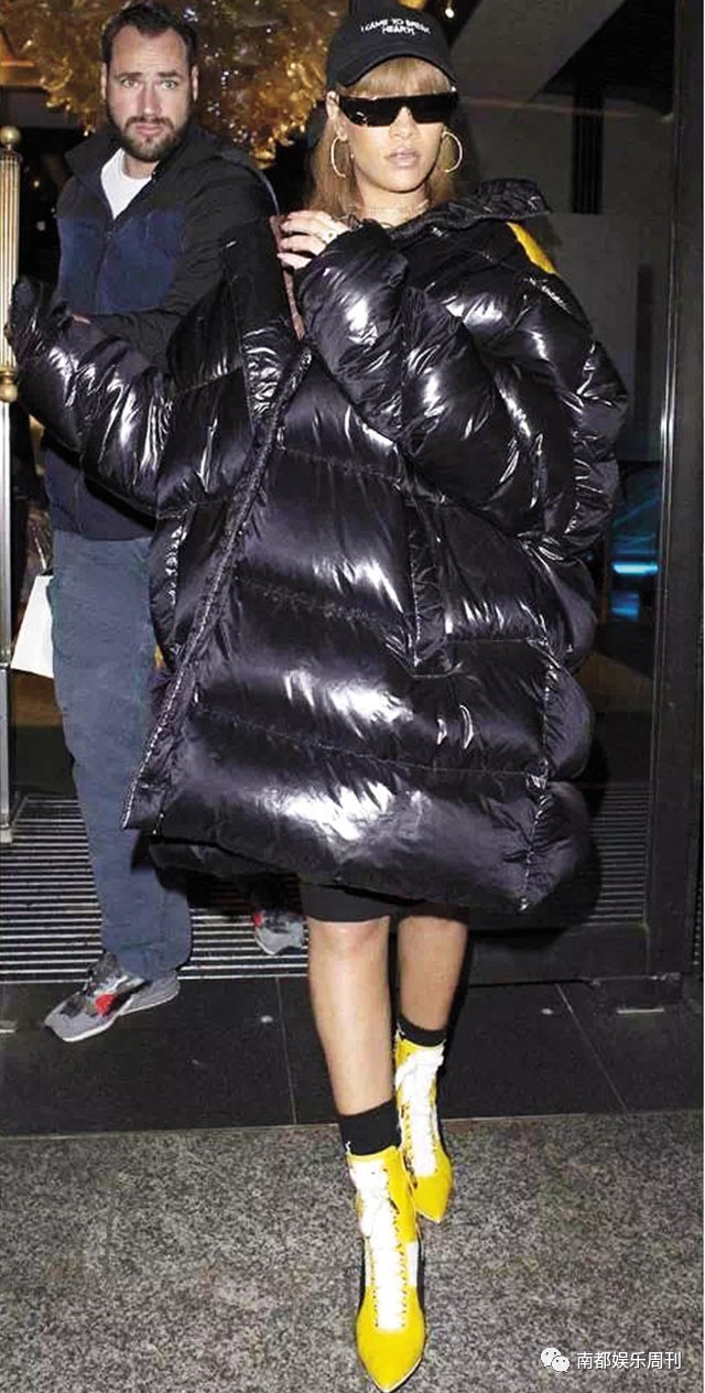 光脚穿鞋土爆了！大幂幂、迪丽热巴、奚梦瑶告诉你——有一件时髦的小事叫露出你的袜子！