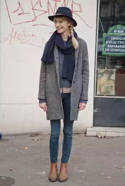 发型跟着风向走,冬天围围巾适合什么发型