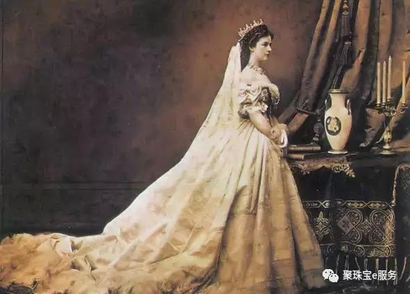 走进彩虹般的宝石——欧泊