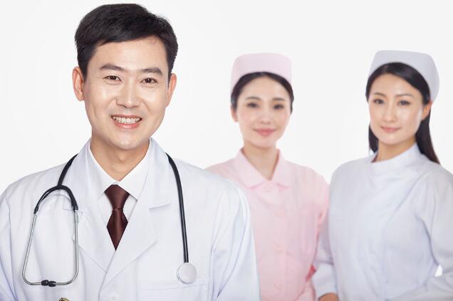 白癜风和白化病哪个更严重,白癜风跟白化病的区别哪个严重