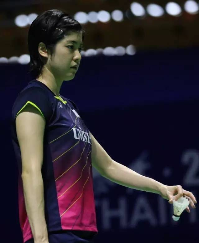 打羽毛球要懂的球场礼仪,打羽毛球时如何看球