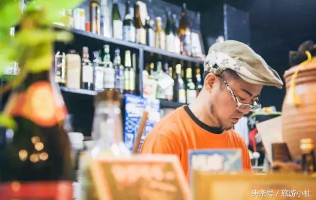 鐞夌悆涔嬭摑鎭嬫垬鍐茬怀,鎭嬫垬鍐茬怀铚滄湀涔嬫梾