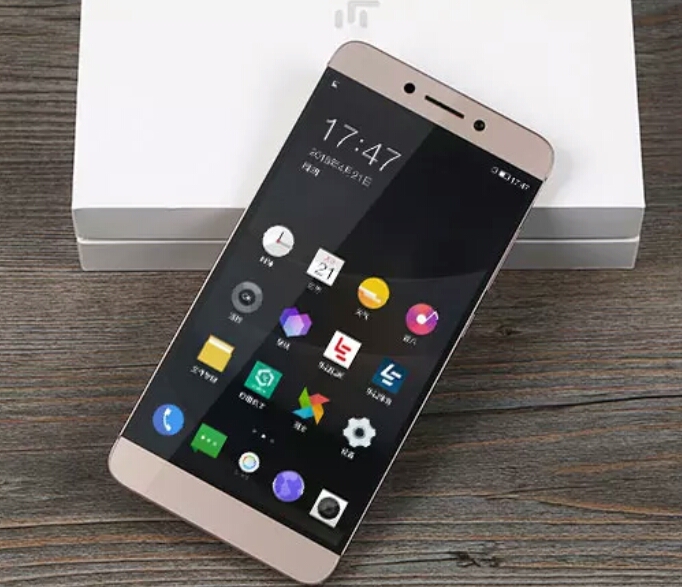 骁龙652+3GB++32GB+1600万，降价仅售899元