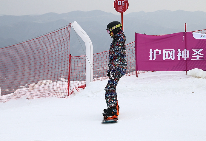 高级赛道单板滑雪全过程,单板滑雪滑雪视频