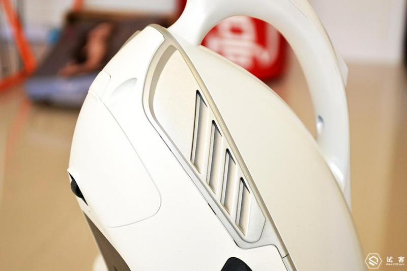 戴森床上吸尘器清洗,清洁床吸尘器