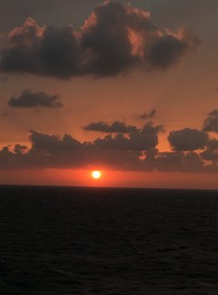 与游轮的亲密接触：精致邮轮千禧号,日韩线）内附有8090后游轮游正确打开方式专业摄影美图