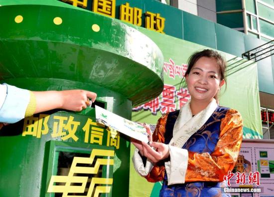 2016年全国快递业务量达312.8亿件,2018年中国快递业业务量与收入