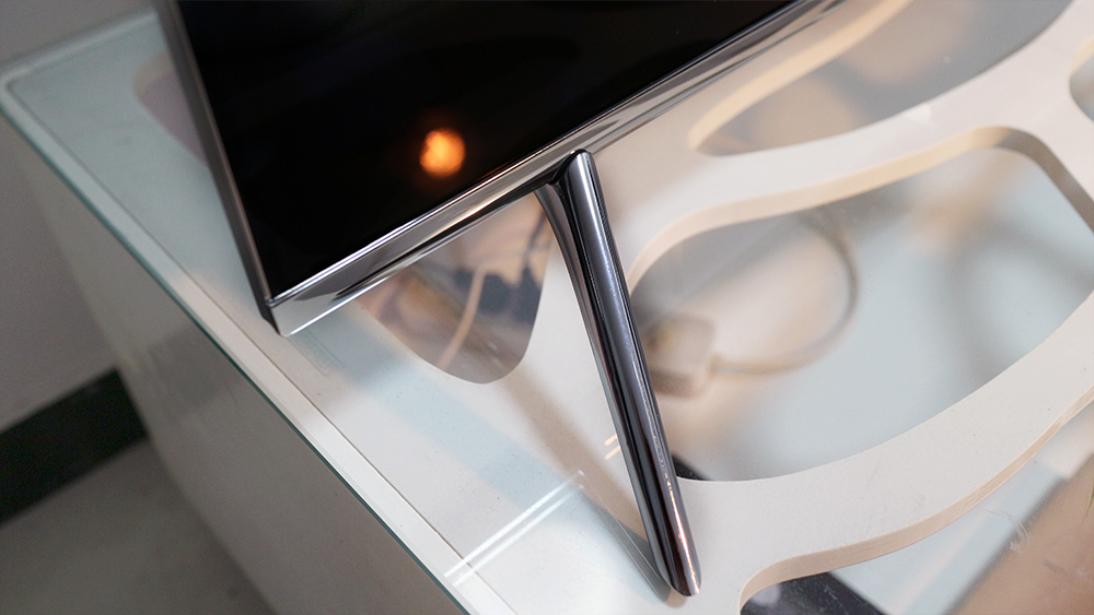 三星电视6880和7300有什么区别,三星电视机曲面好还是平面好