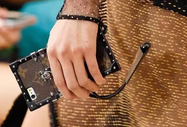 最新款包包比较,2018大牌新款包包