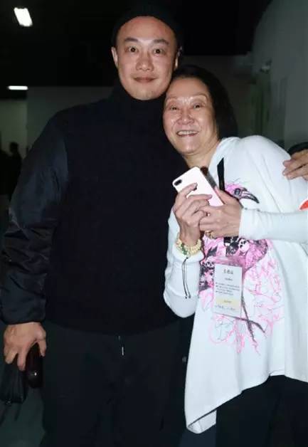 王菲遭质疑假唱节目组回应,如何看待王菲假唱