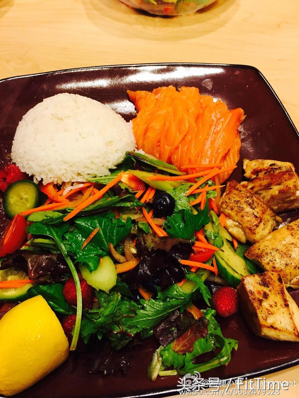 踢足球健身男,踢踢球跳跳舞