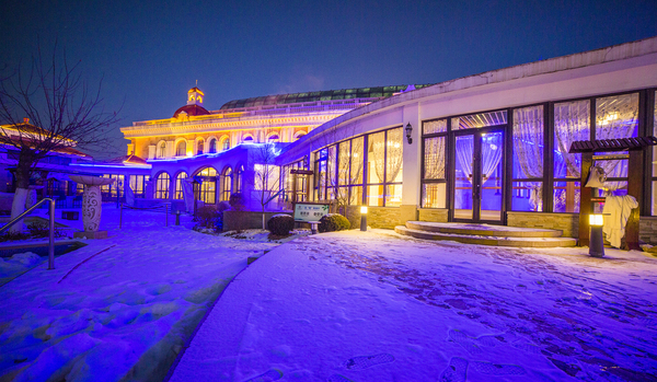 绚烂这夜的碧湖，醉了你的温暖柔情