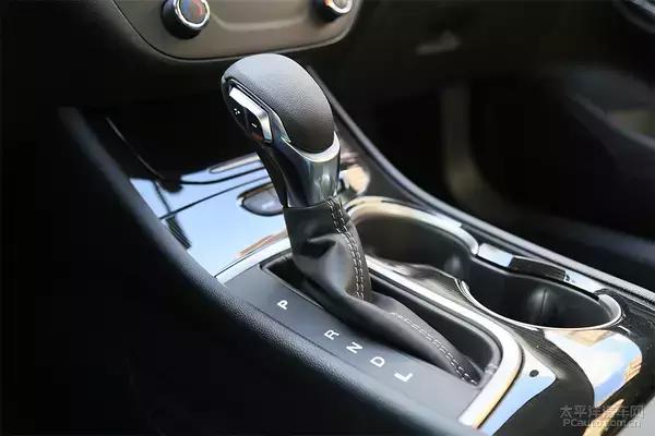 别克威朗乐享版驾驶体验,配置提升十分显著的车型