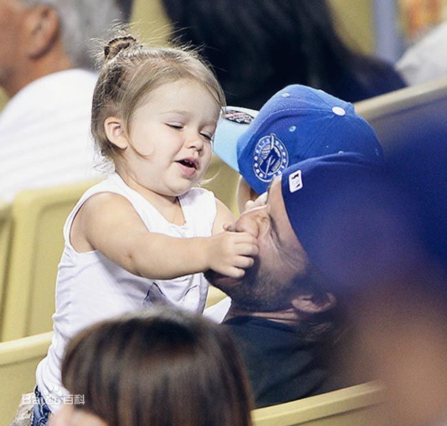 小七现状贝克汉姆,小七贝克汉姆万千宠爱