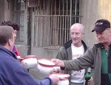 我们平时看不起的国货在国外很火,国人瞧不上的护肤品