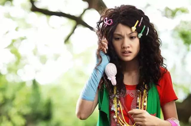 看杨幂职场着装如何搭配,袁姗姗和杨幂同款运动装