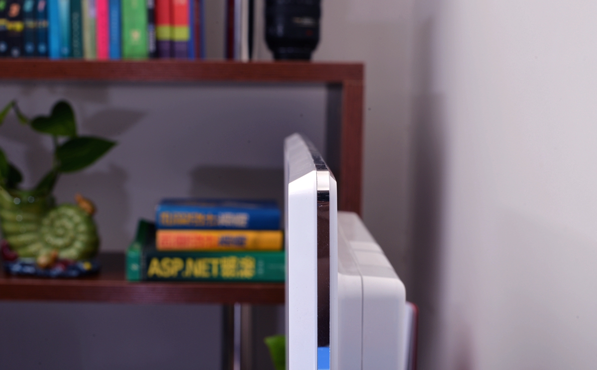 未到年二十八就扫除,晒一下我书房用的主力电脑