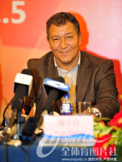 铁打的营盘流水的兵原唱,铁打营盘流水兵昔日硬汉泪流面