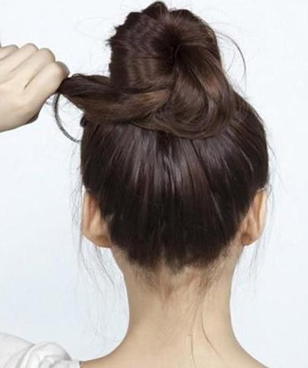 韩式蓬松丸子头扎法学生头发少,韩式盘发器懒人蓬松丸子头