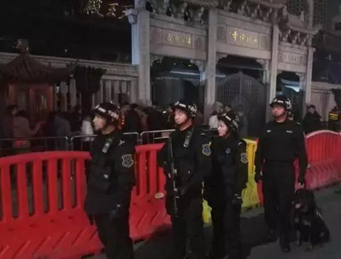 秒杀复制群发！让你见识啥叫”最威武霸气的拜年”！