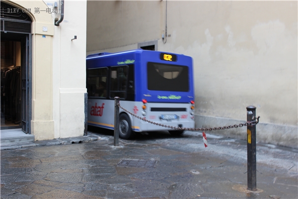 蜜月旅行惊现知豆比亚迪，顺着德法瑞意饱览欧洲的新能源汽车