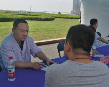 冬天着凉面瘫,天冷出现面瘫能自愈吗