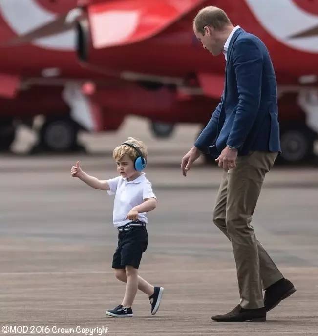 全世界最萌的两个时髦榜样，衣橱里都有什么好东西？