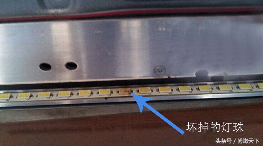 液晶电视开机10秒后黑屏的维修,理想液晶电视屏幕黑屏维修