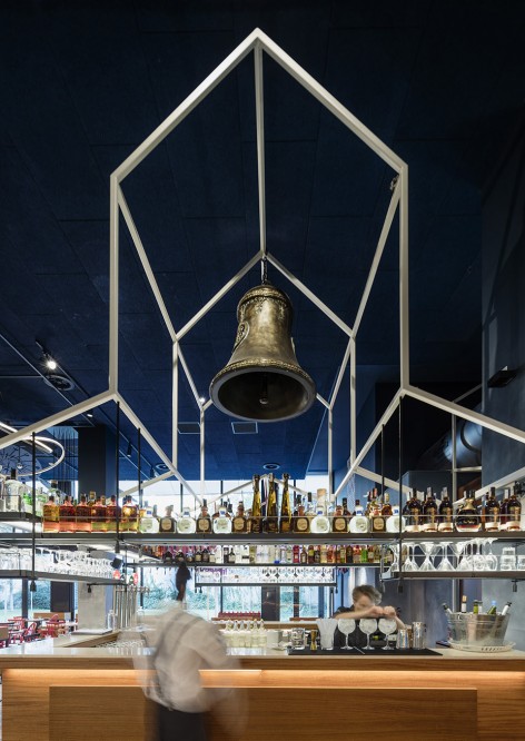 “家以外的家”繁花似锦–巴塞罗那花园餐厅