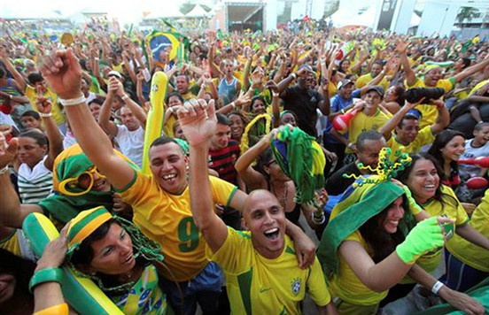 去国外领养难民孩子到中国困难吗,巴西贫民窟孩子的足球水平