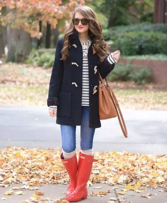 你和女主角之间只差一套韩系大衣,鬼怪同款牛角扣连帽大衣穿搭