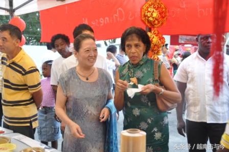 此国华人只有五千余人，但开国总统是一名华族客家人