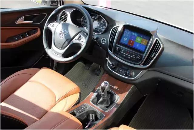 试驾体验宝骏560费用,宝骏5601.5t律动版定速巡航