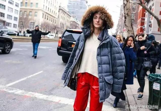 改变了以往羽绒服臃肿的缺点,穿起来显胖的长款羽绒服