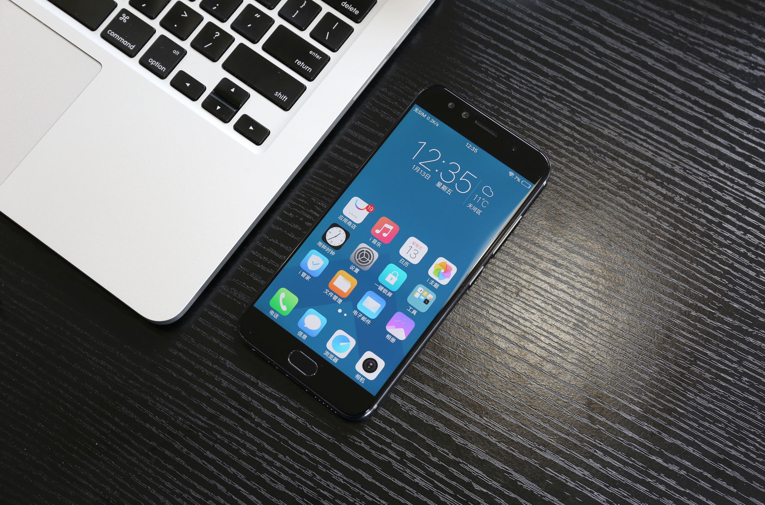 vivox9plus星空灰和黑色哪个好,vivox9星空灰跟金色尺寸一样