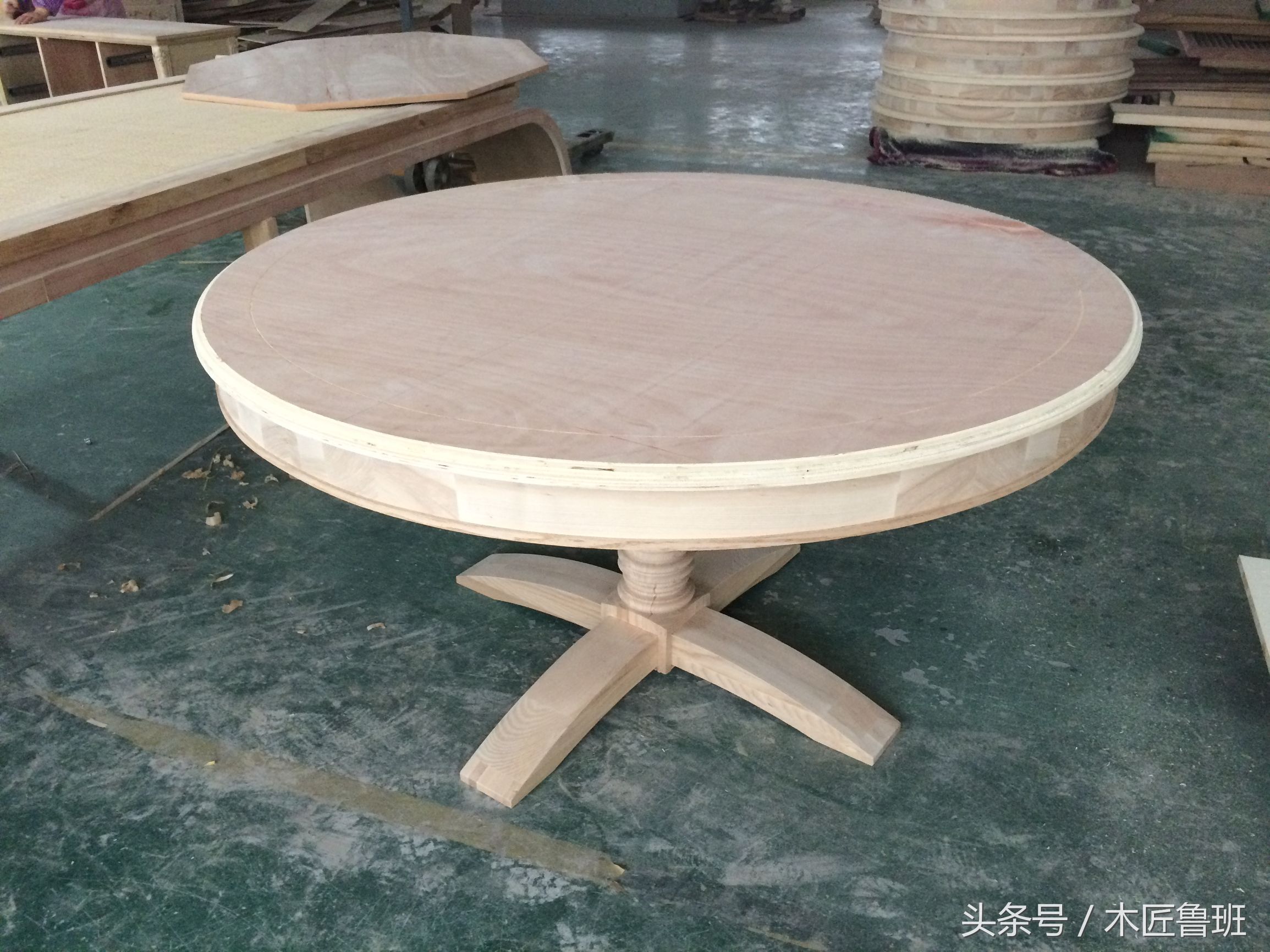 榫卯圆餐桌设计与构造图解,轻奢风格圆形实木餐桌效果图