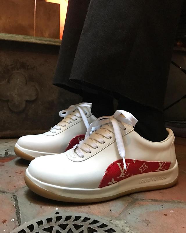 lv和supreme联名暴力熊多少钱,supreme好还是lv好