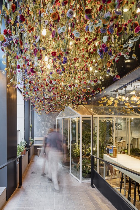 “家以外的家”繁花似锦–巴塞罗那花园餐厅