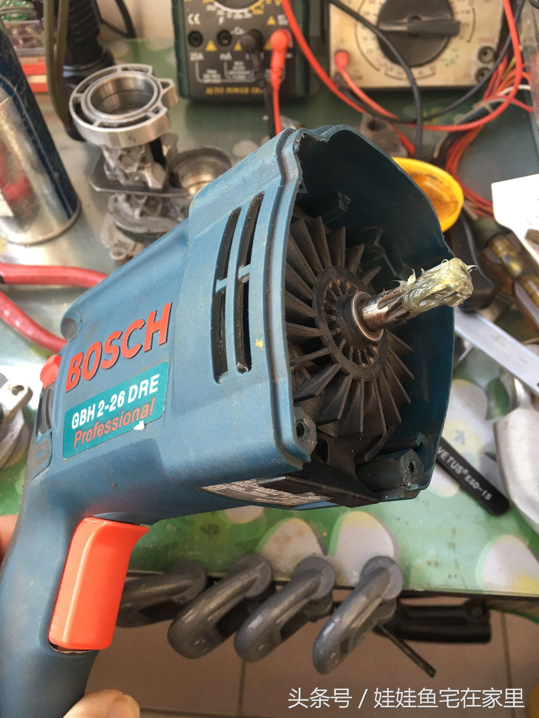 18v博世电锤锂电池组装视频,博世电锤机头维修