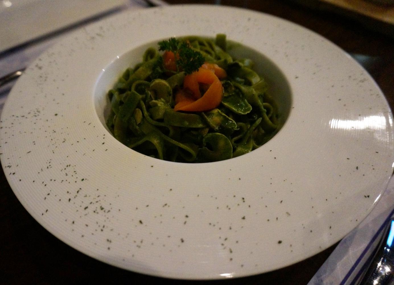 爱情友情最终还是败给亲情,爱情友情都会变成亲情