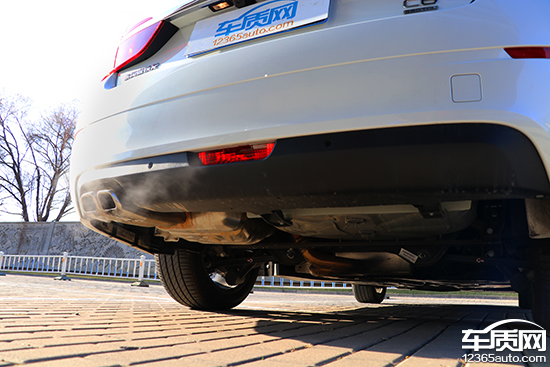 试驾新一代雪铁龙c6,2017年雪铁龙c6旗舰测评