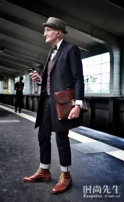 成套的西装怎么穿得好看,直筒版型西装如何选择