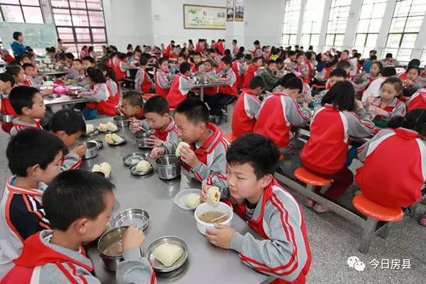 教育我们与孩子共同成长,教育路上我们一起努力