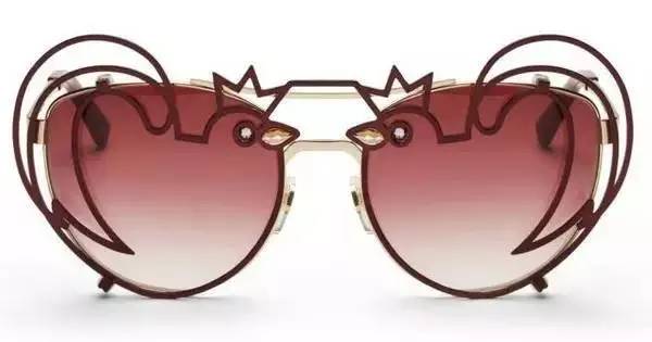 为了巴结中国消费者，这些国际大牌的鸡年新设计是Real辣眼睛……