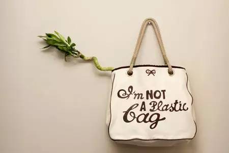 别只知道买驴牌，“哭泣”牌包了，武汉妹子们想不吃土就能变时髦的秘诀是……（内含福利）