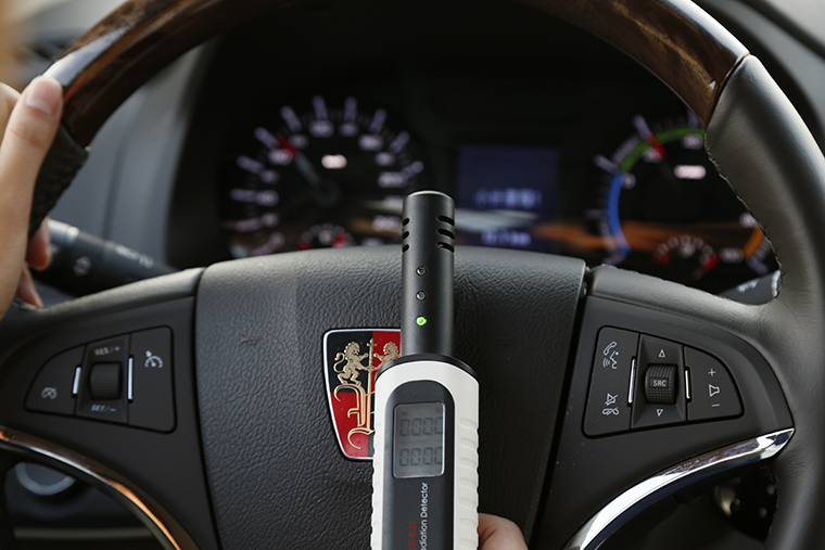 荣威e950真实油耗测试视频,荣威e950碰撞测试