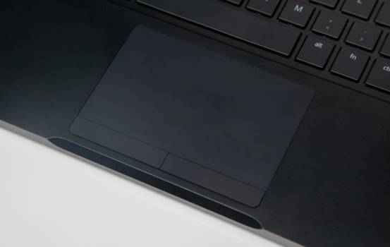 雷蛇灵刃razerbladepro,雷蛇买灵刃14还是灵刃15