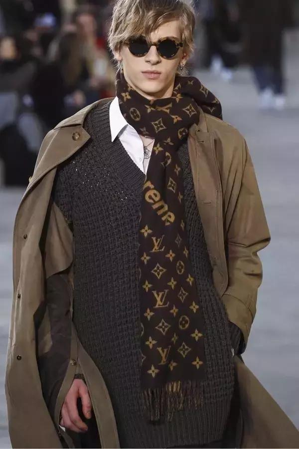 lv x supreme联名红色卫衣 (lv和supreme联名牛仔外套)