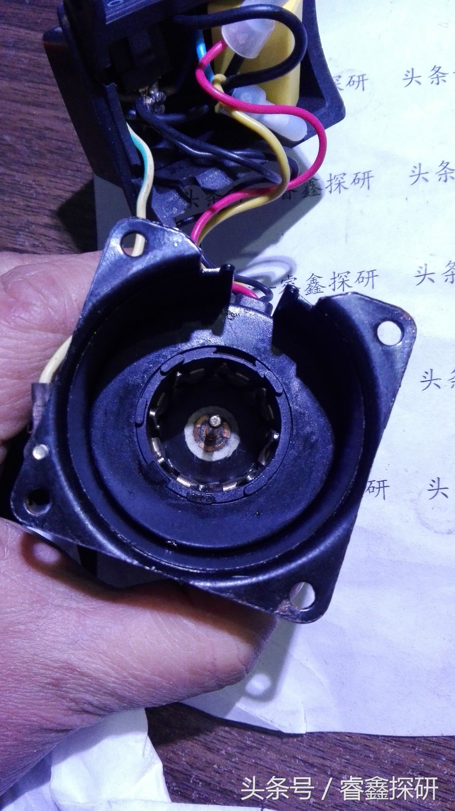 爪极式永磁同步电动机如何接电容,爪极式永磁同步电动机维修视频