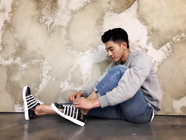 刘德华最新同款鞋子,刘德华同款adidas球鞋